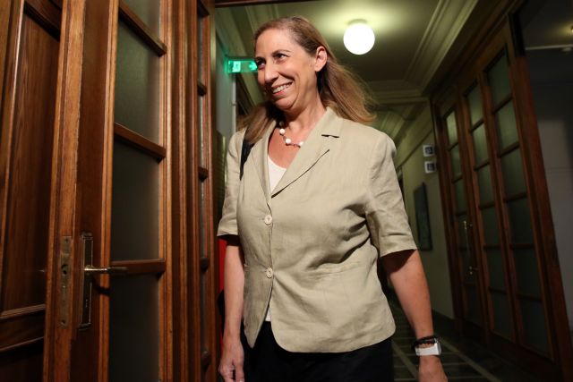 Ο μεσαίος χώρος να ευγνωμονεί τους εξωμότες του