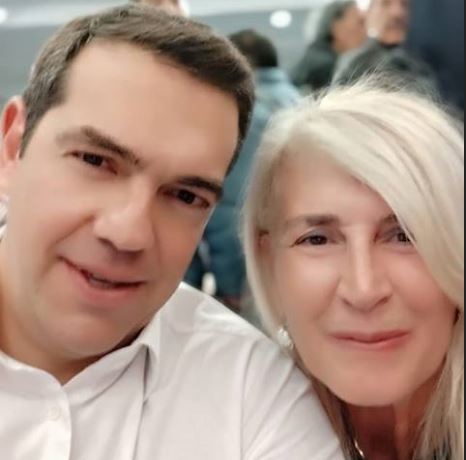 Selfie Τσίπρα – Αυλωνίτου με φίλτρο που κάνει θαύματα