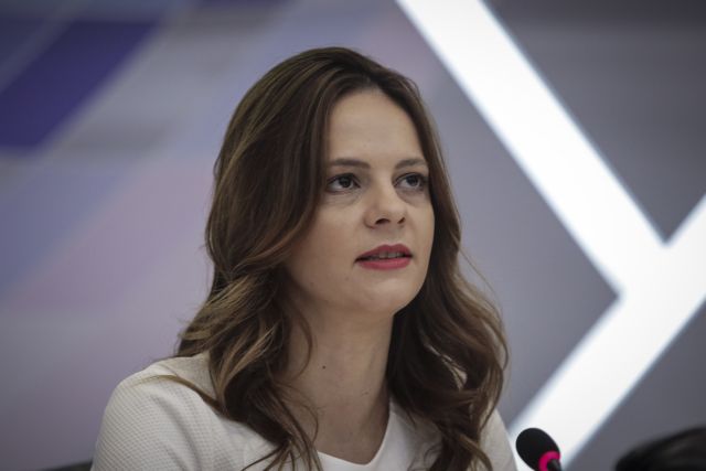 Εντεκα νέα προγράμματα για ανέργους ανακοίνωσε η Αχτσιόγλου