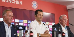 Στήριξη της διοίκησης της Μπάγερν σε Κόβατς και παίκτες