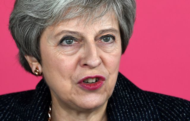 Η Μέι ενημερώνει το κοινοβούλιο για την «πρόοδο» των συνομιλιών