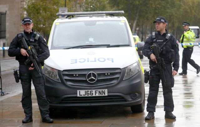 Βρετανία: Ακίνδυνο το ύποπτο δέμα κοντά στο Κοινοβούλιο