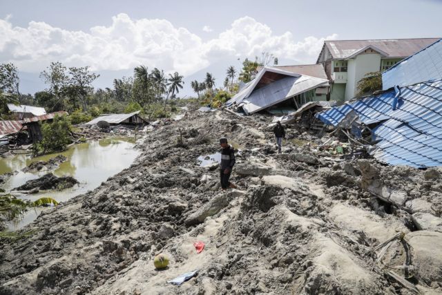 Ινδονησία: 34 παιδιά θάφτηκαν από τη λάσπη μέσα σε εκκλησία
