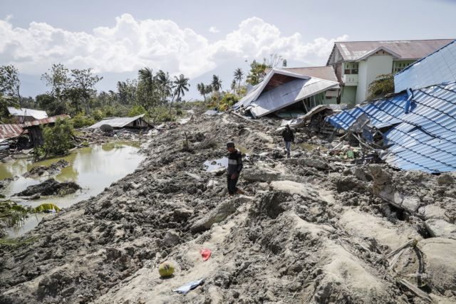 Ινδονησία: 34 παιδιά θάφτηκαν από τη λάσπη μέσα σε εκκλησία