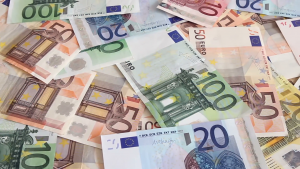 Η υπερφορολόγηση στηρίζει το πλεόνασμα