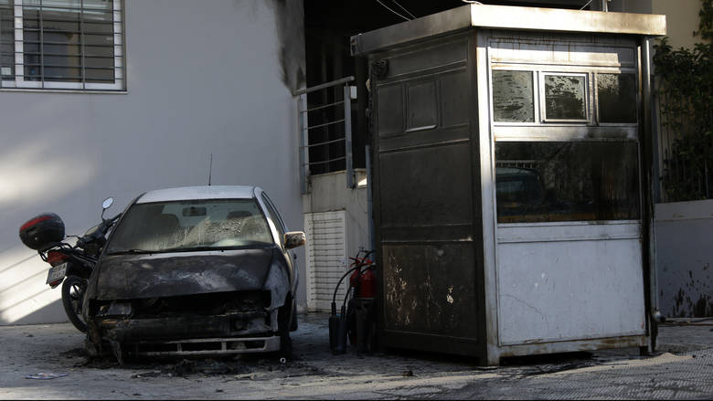 «Δυστυχώς, σώθηκε ο φρουρός», λένε οι εμπρηστές του Α.Τ. Πάτρας
