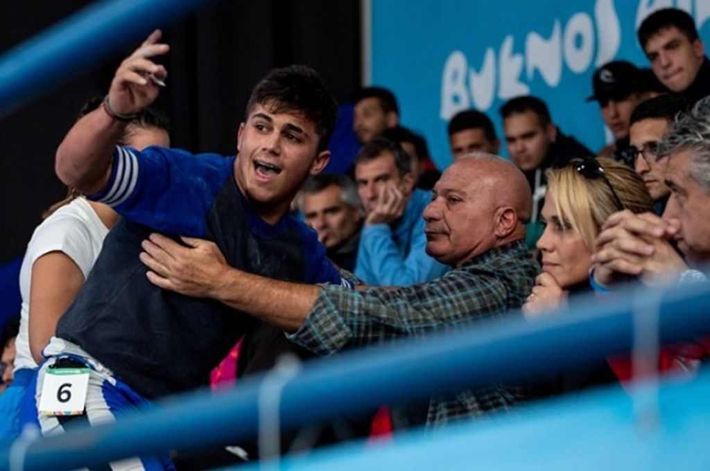 Σοβαρό επεισόδιο προκάλεσε Ελληνας αθλητής της άρσης βαρών (βίντεο)