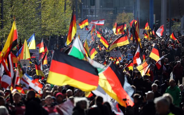 Διαδήλωση ακροδεξιών και αντιδιαδήλωση στο Βερολίνο