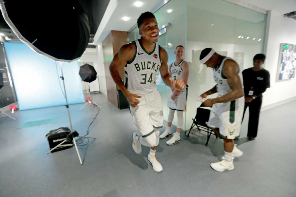 Αντετοκούνμπο: «Θα σουτάρω περισσότερο, έχω δουλέψει αρκετά»