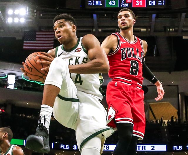 Απίστευτος ο Giannis, triple double σε 25 λεπτά!