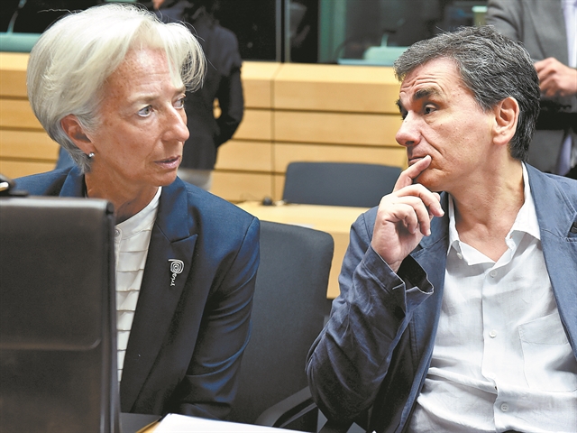 Χείρα βοηθείας από ΔΝΤ για τις συντάξεις