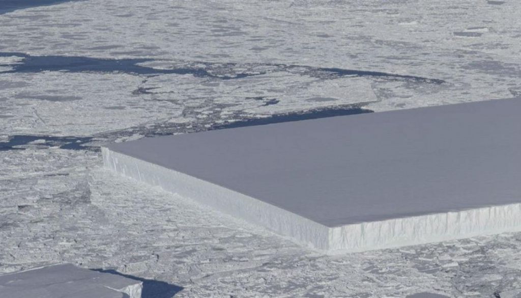Η NASA βρήκε ένα σχεδόν τέλειο γεωμετρικό παγόβουνο!