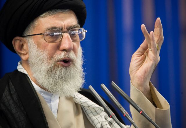 Χαμεϊνι: Το Ιράν πρέπει να δώσει χαστούκι στην Αμερική αψηφώντας τις κυρώσεις