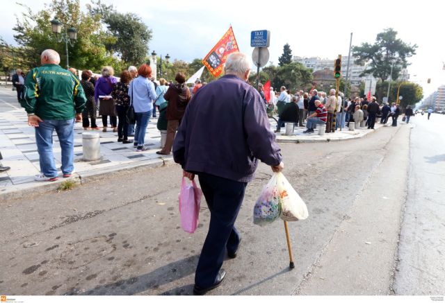 Συρρικνώνεται ο πληθυσμός της Ελλάδας – Μείωση κατά 2,5 εκ. έως το 2050