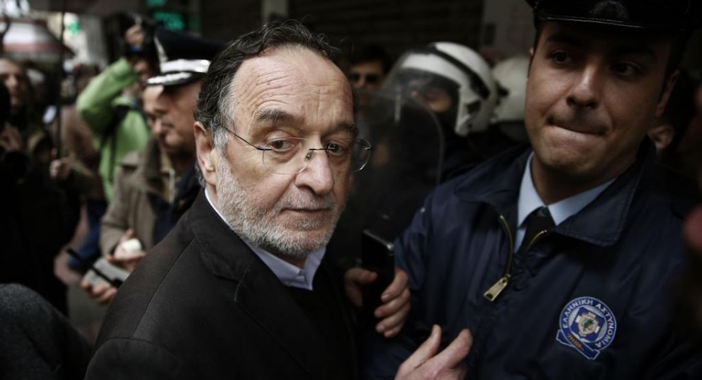 Κρατική Ασφάλεια παρακολουθεί Λαφαζάνη και φιλάθλους