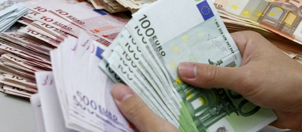 Υστέρηση 1,2 δις. στις δαπάνες του ΠΔΕ – πάγωσαν επιστροφές φόρων 507 εκατ. ευρώ