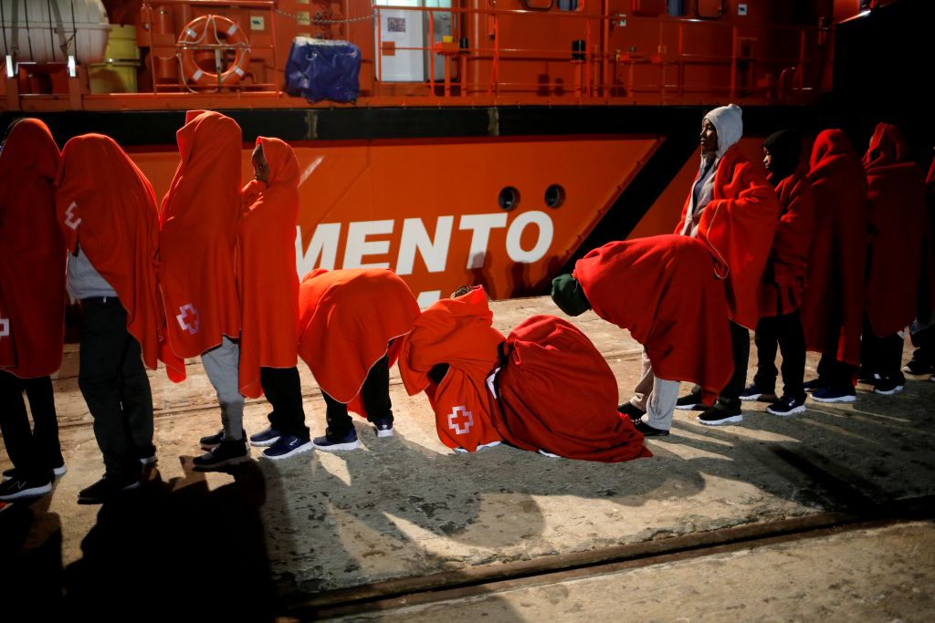 Κουρτς: Διασώστες και διακινητές συνεργάζονται στη Μεσόγειο