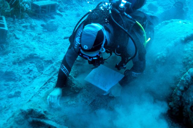 Με φουσκωμένα πανιά