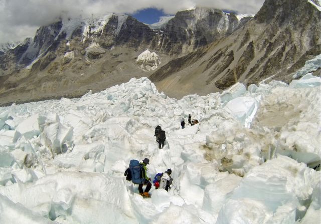 Νεπάλ: Οκτώ ορειβάτες νεκροί από χιονοθύελλα