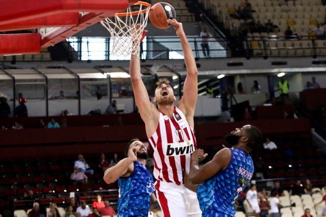 Basket League : Κορυφαίος ο Μιλουτίνοφ στη νίκη του Ολυμπιακού