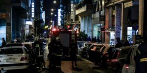 «Ηθελαν να χυθεί αίμα αστυνομικών» – Θύελλα μετά την επίθεση στο ΑΤ Ομονοίας