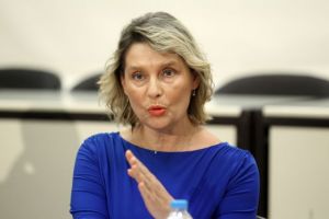 Παπακώστα: θα ψηφίσω τη Συμφωνία υπό προϋποθέσεις