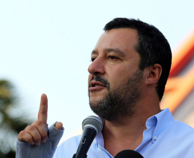 Απομακρύνονται μετανάστες και πρόσφυγες από το Ριάτσε με απόφαση Σαλβίνι