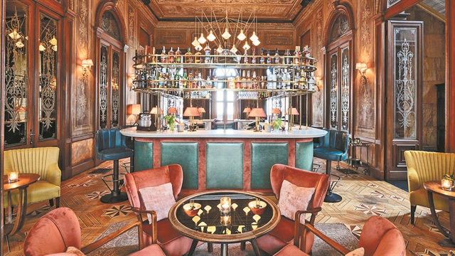 Κωνσταντινούπολη, Αγκυρα, Αθήνα