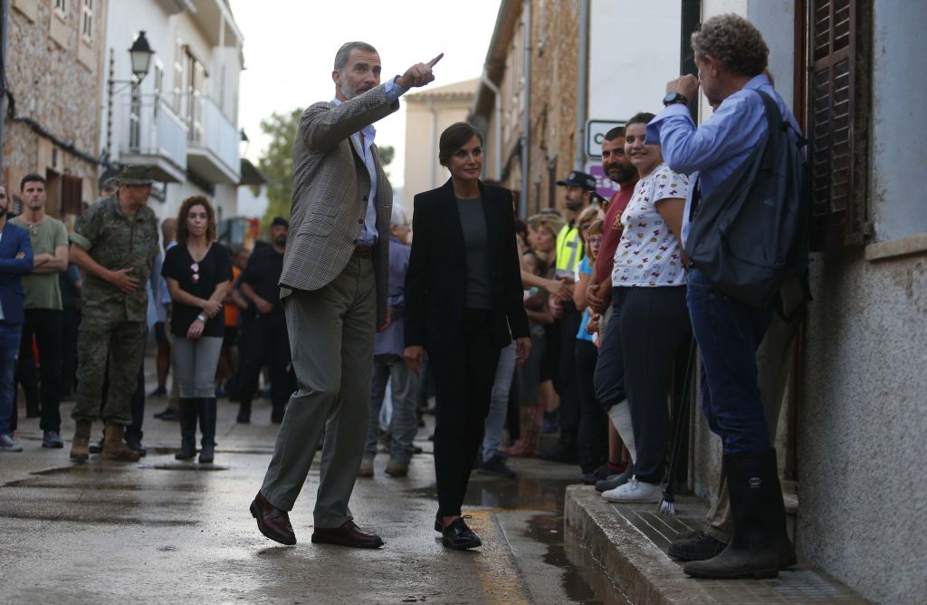 Στους πλημμυροπαθείς της Μαγιόρκας το βασιλικό ζεύγος της Ισπανίας