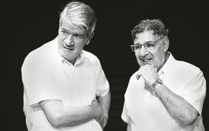 Ο καθρέφτης και η μούρη