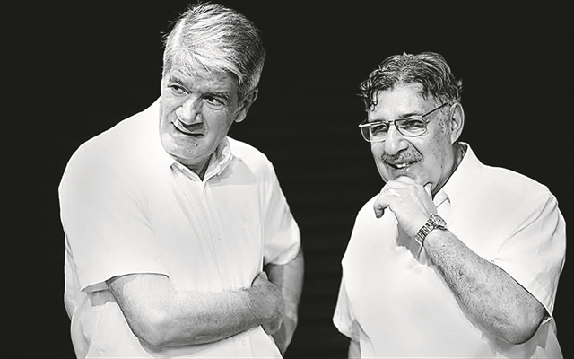 Ο καθρέφτης και η μούρη