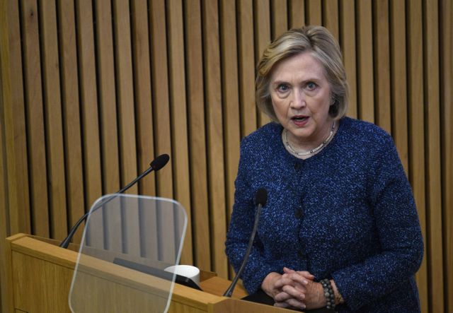 Χίλαρι Κλίντον: Σωστά δεν παραιτήθηκε ο άντρας μου για την υπόθεση Λεβίνσκι