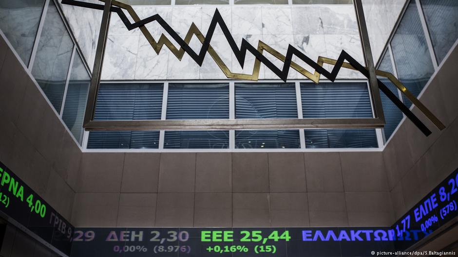 Spiegel: Το ξεπούλημα των ιταλικών ομολόγων βύθισε το Χρηματιστήριο Αθηνών