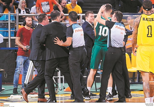 Θα σπάσω κούπες για τα λόγια που ’πες!