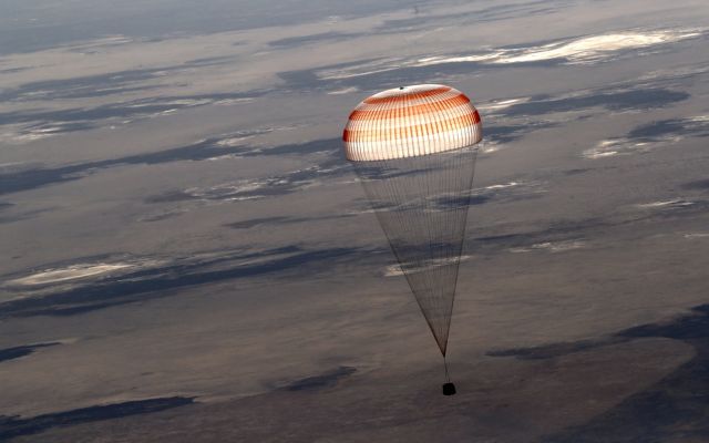 Επέστρεψαν τρεις από τους έξι αστροναύτες στον ISS