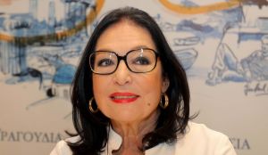 H Νάνα Μούσχουρη για τον Σαρλ Αζναβούρ