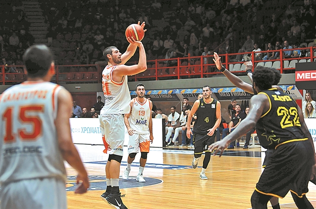 Επεσε ο θεός του πολέμου