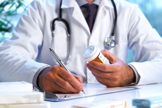 Πλέον μπορούν να συνταγογραφηθούν έξι φάρμακα σε μια ιατρική επίσκεψη