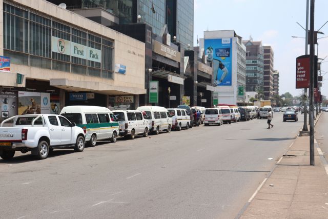 Σφοδρή σύγκρουση δύο λεωφορείων με 47 νεκρούς