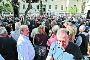 Και οι νέοι συνταξιούχοι στην ουρά
