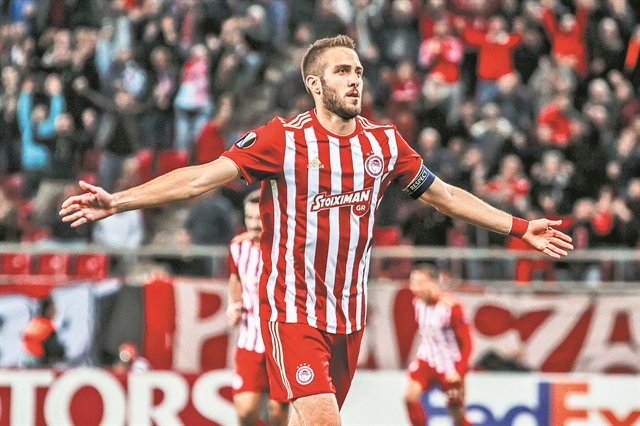 Ολα τα φώτα στον αρχηγό!