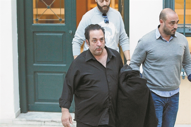 Απομάκρυναν όσους είχαν προειδοποιήσει για «φιάσκο»