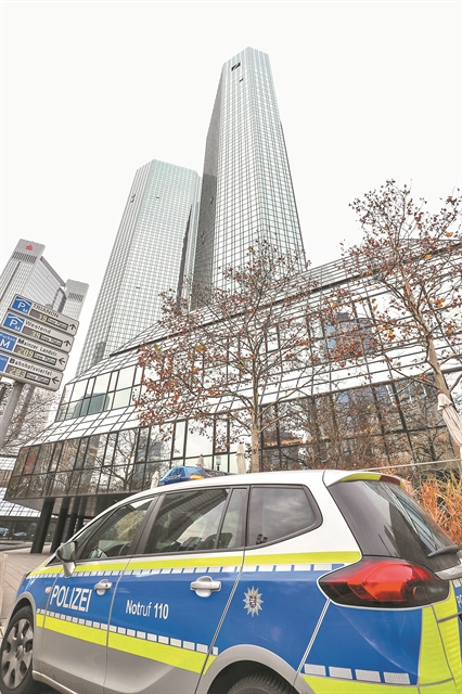 Εφοδος στην Deutsche Bank