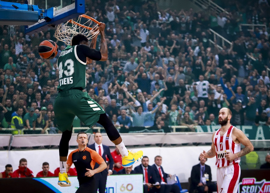 Ο… ιπτάμενος Θανάσης στην κορυφή του TOP 10 της Euroleague (vid)