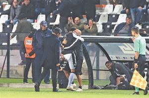 Ολη η ομάδα μια οικογένεια