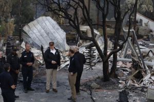 Η Καλιφόρνια πενθεί τους 77 νεκρούς ενώ σχεδόν χίλιοι είναι οι αγνοούμενοι