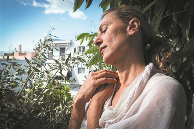 Αποστολία Παπαδαμάκη