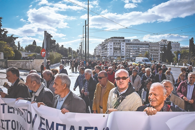 Αρον άρον ξεμπλοκάρουν τις εκκρεμείς αιτήσεις συνταξιοδότησης
