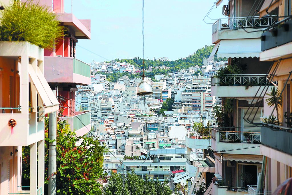 Airbnb: εμφύλιος στις πολυκατοικίες