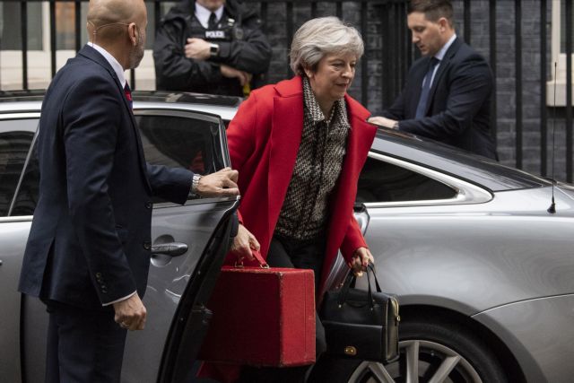 Τετ α τετ Μέι-Γιούνκερ για το μέλλον της συμφωνίας στο Brexit